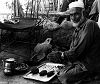 Haschtillverkning i Smugglers Bazar. Peshawar, NWFP, Pakistan. Juni 1999.